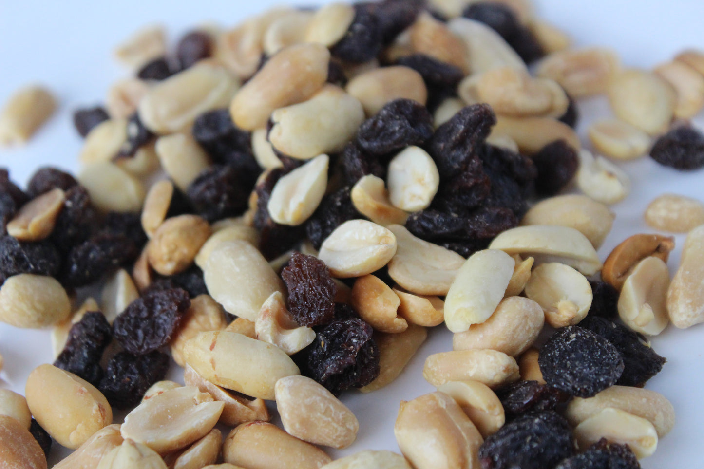 Peanuts & Raisins Roasted & Salted