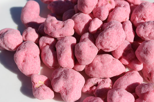 Cashew Strawberry Coated